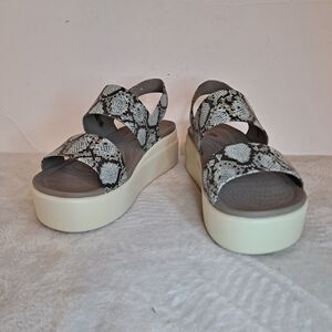 Crocs LiteRide Women's Sandals Snakeskin Brooklyn Low Wedge Slingback Sz 6